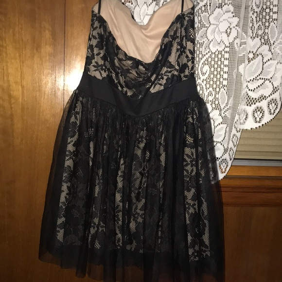 Mini dress black dress. - Picture 2 of 3